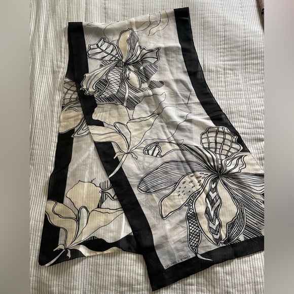 Vince Camuto Black and White Accessory - Picture 3 of 5